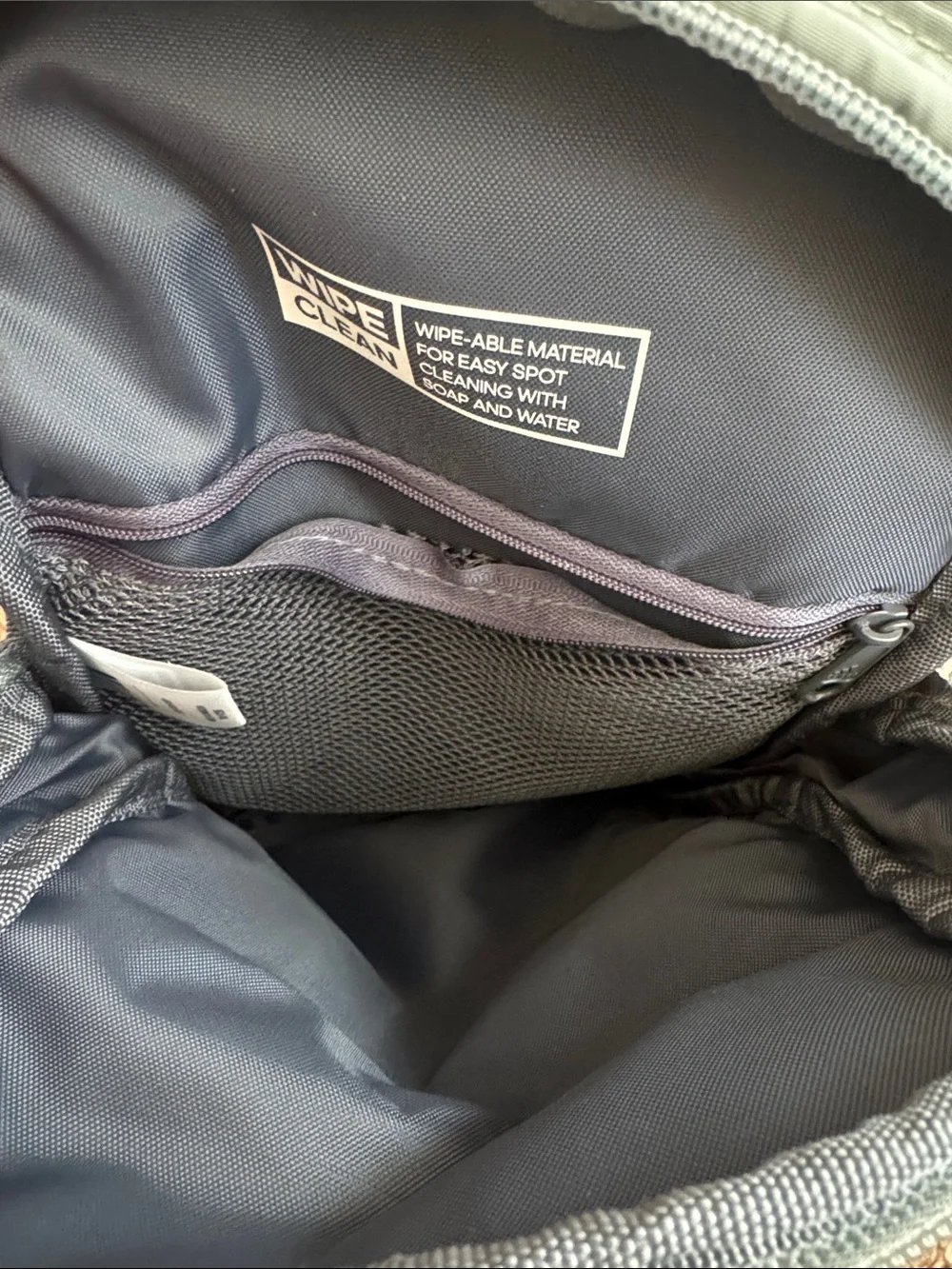 LIKE NEW! ADIDAS ESSENTIALS SLING CROSSBODY BAG